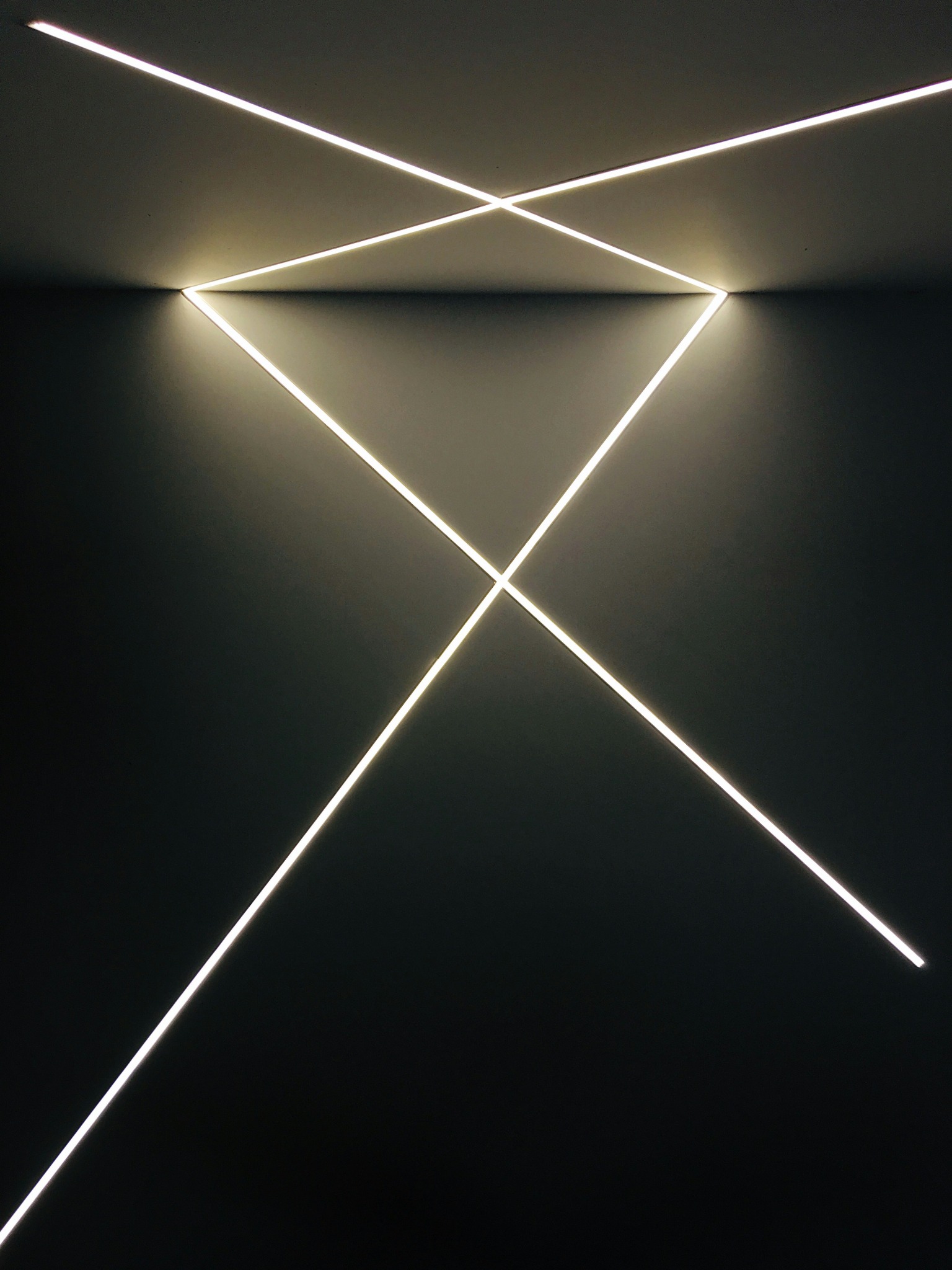 Linear LED ceiling feature